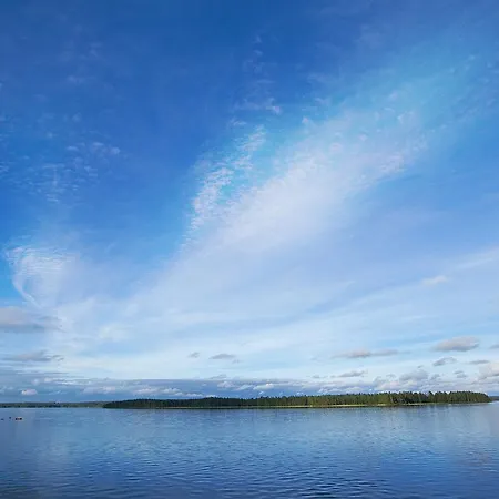 مكان تخييم Lomakeskus Tommolansalmi *